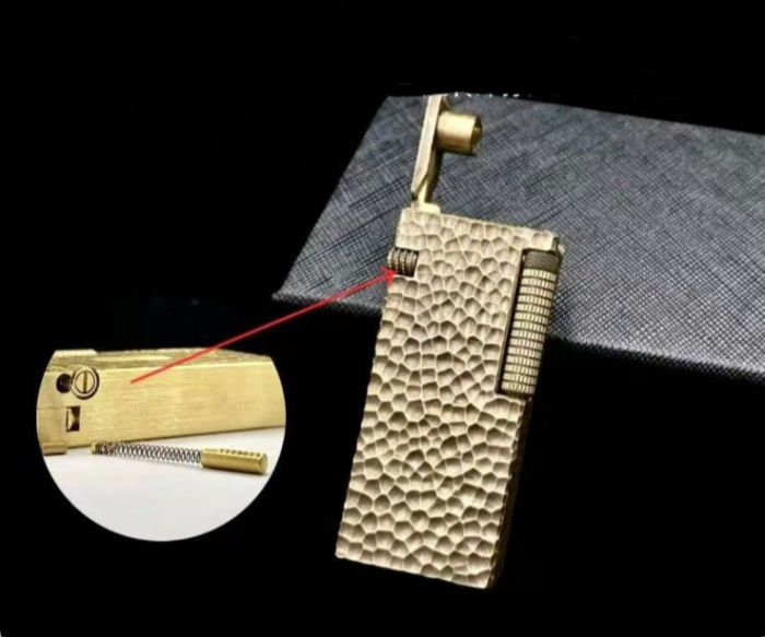 Ексклюзивна Бензинова Запальничка ROWENTA  Vintage Hammered