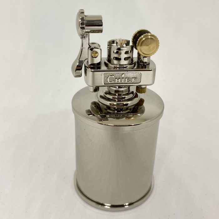 Настільна бензинова запальничка  Chief срібляста