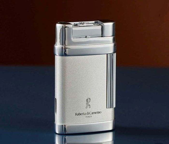 Елегантна газова запальничка Roberta di Camerino (Italy) — Silver & Chrome