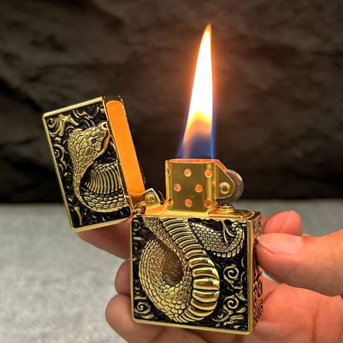 Бензинова запальничка Zorro «Золота Кобра» — Колекційна серія