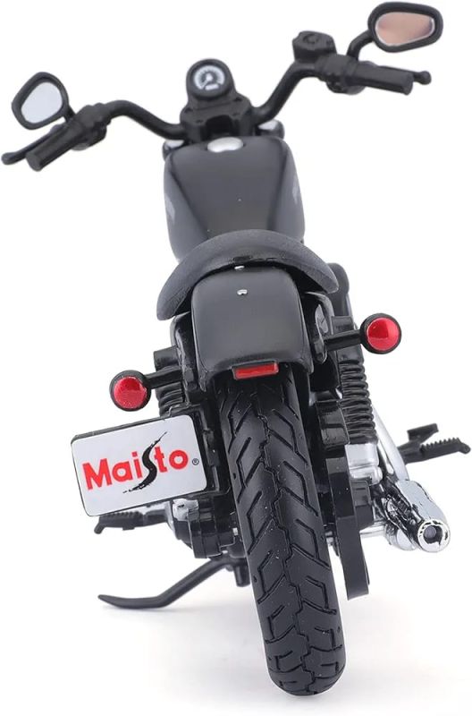 Масштабна модель мотоцикла Maisto Harley-Davidson 2014 Sportster Iron 883 (1:12)