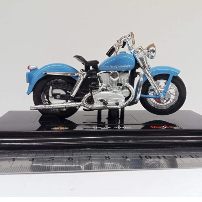 Колекційна модель мотоцикла Harley-Davidson 1952 K Model (Maisto, 1:18)