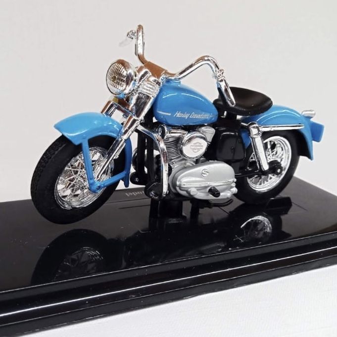 Колекційна модель мотоцикла Harley-Davidson 1952 K Model (Maisto, 1:18)