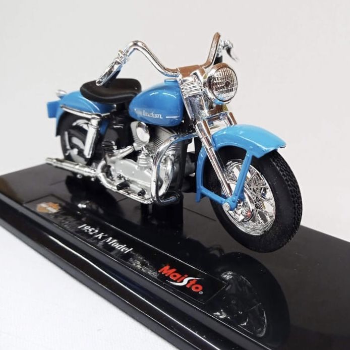 Колекційна модель мотоцикла Harley-Davidson 1952 K Model (Maisto, 1:18)