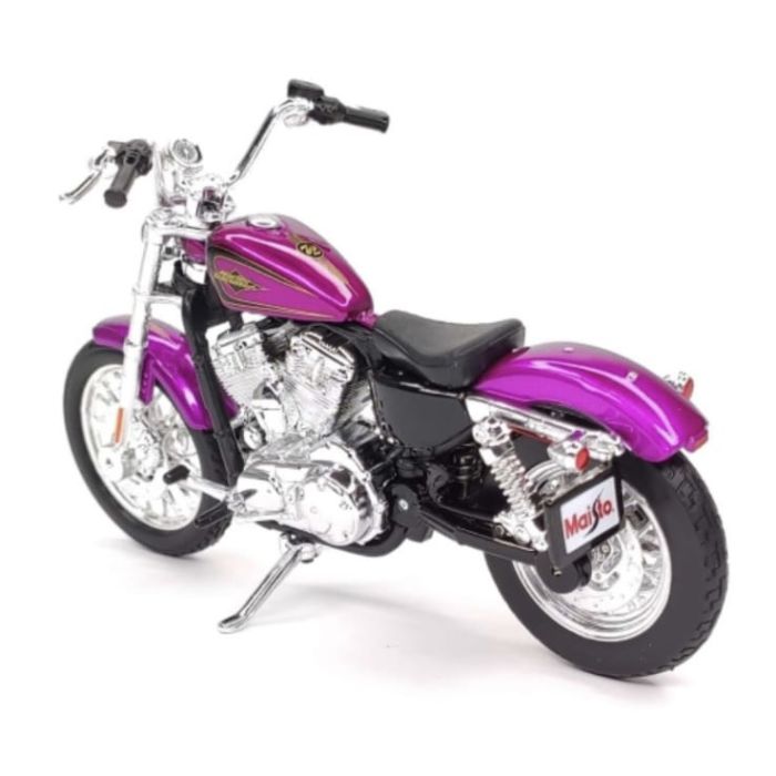 Масштабна модель мотоцикла Harley-Davidson 2013 XL1200V Seventy-Two (1:18) від Maistо