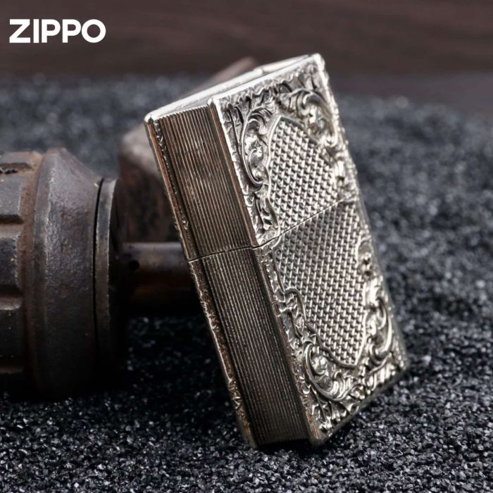 Ексклюзивна  бензинова запальничка Zippo "Holy Bible" — Колекційна модель у дерев’яному боксі