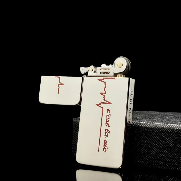 Ексклюзивна бензинова запальничка ZORRO «C'est la vie»(«Таке життя») Limited Edition