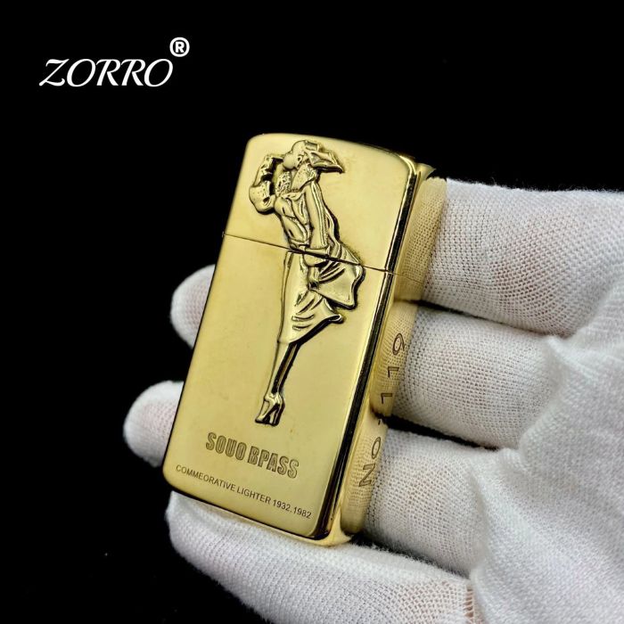 Бензинова латунна запальничка Zorro «Пін-ап Дівчина» (Колекційна серія)