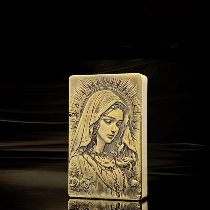 Елітна бензинова запальничка Koji «Свята Марія / Діва Марія», масивна латунь  (у подарунковій коробці)