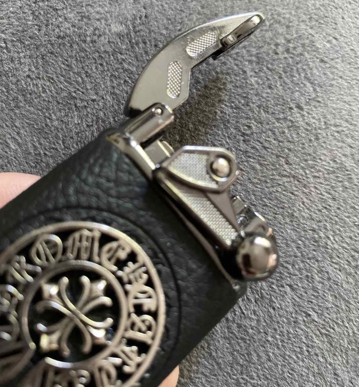 П’єзоелектрична газова запальничка Chrome Hearts у шкіряному чохлі