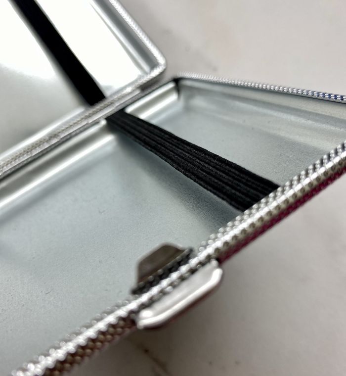 Портсигар у стилі Chrome Hearts під шкіру (на 20 сигарет), чорний з металевим декором