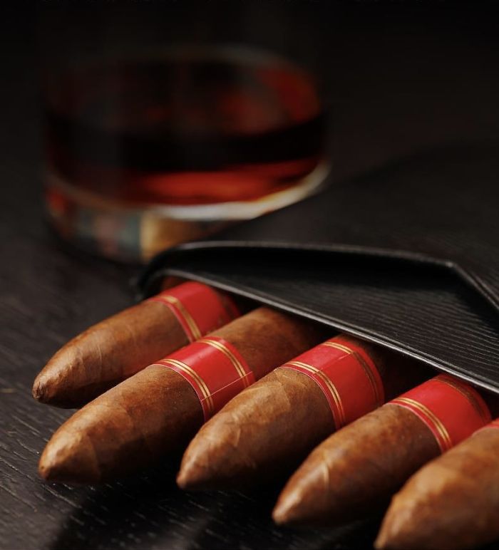 Шкіряний футляр (хумідор) для 3-х сигар Cigarloong із гільйотиною — Коричневий
