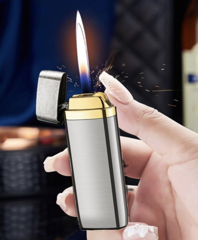 Елегантна газова кремнієва запальничка Sarike Срібляста з ефектом шліфування і з золотистою вставкою