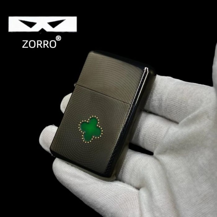 Бензинова запальничка Zorro Upgrade з зеленою конюшиною (Модель 790)