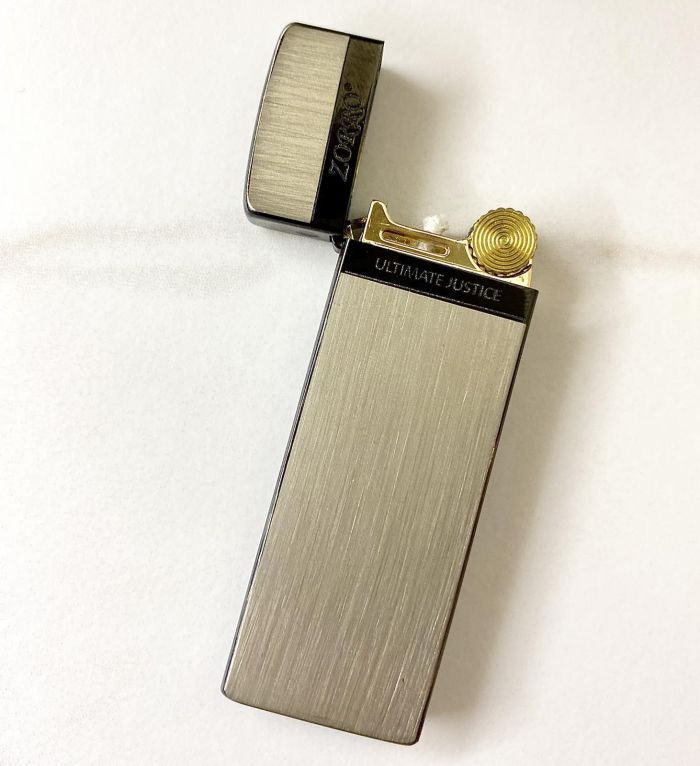 Бензинова запальничка Zorro Ultimate Justice (735 Brass)