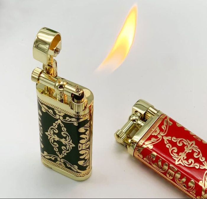 Елегантна газова запальничка Spunk у ретро-стилі з візерунком оливково-срібного кольору