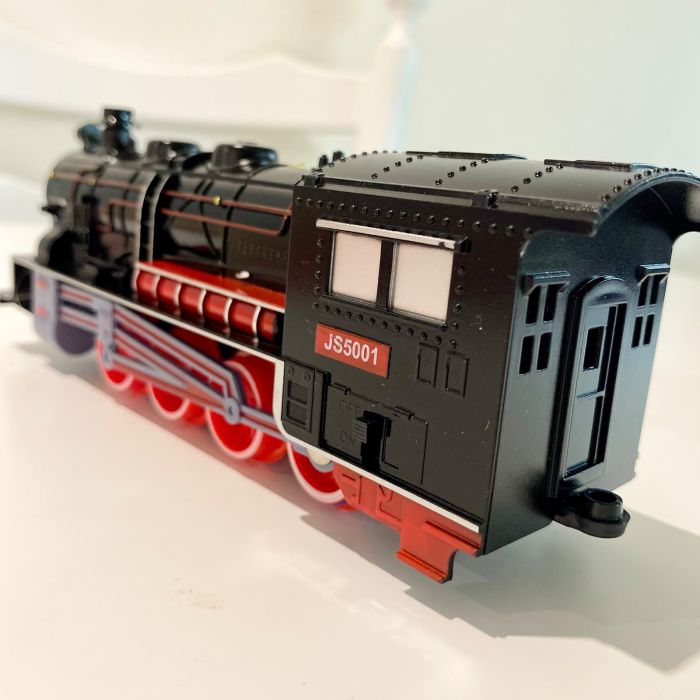 Великий залізничний ігровий набір Fenfa "Train Familial": Захоплююча залізнична пригода у вас вдома! (9.4 м колії, 2 локомотиви, 7 вагонів + Акумулятори та зарядний пристрій_
