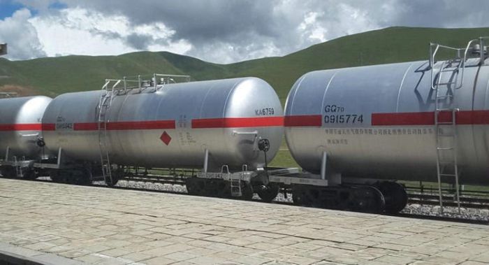 Величезна інтерактивна залізниця FENFA "Dongfeng 4B Watermelon" на акумуляторах (7.5 м колії, світло, звук, 6 вагонів)
