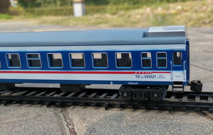 Великий ігровий набір «Залізниця FENFA Train Familial» з акумуляторами та зарядним пристроєм