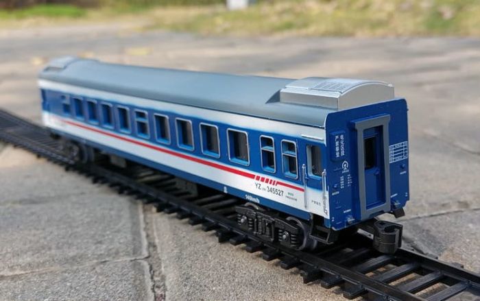 Великий ігровий набір «Залізниця FENFA Train Familial» з акумуляторами та зарядним пристроєм