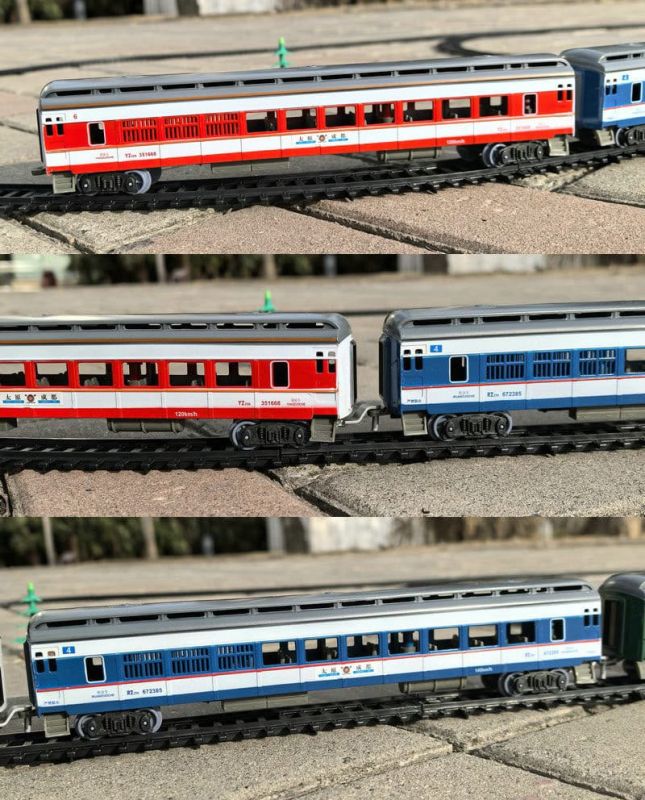 Набір залізниці FENFA "Train Familial": Локомотив зі світлом/звуком, 4 вагони, акумулятори + зарядне