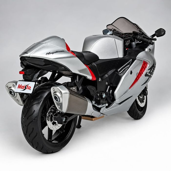 Колекційна модель мотоцикла Suzuki Hayabusa 2022 (Масштаб 1:12) — Maisto