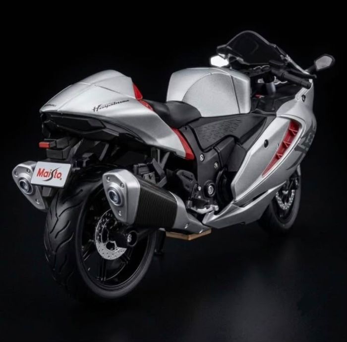 Колекційна модель мотоцикла Suzuki Hayabusa 2022 (Масштаб 1:12) — Maisto