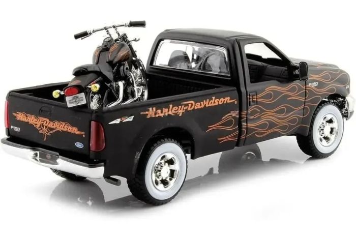 Колекційний набір Maisto HD Custom: 1999 Ford F-350 Super Duty Pickup (масш.1:27) та 2002 Harley-Davidson FXSTB Night Train(1:24)