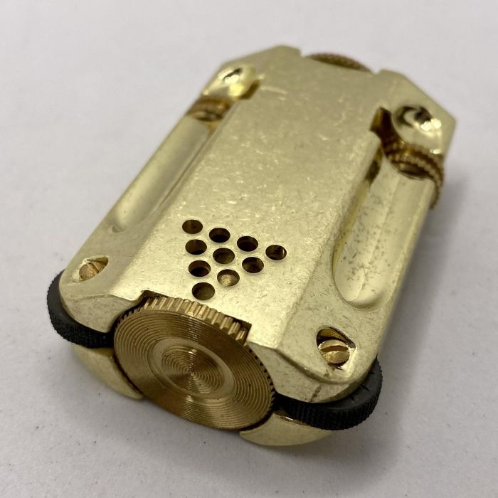 Бензинова запальничка Zorro "Латунний Броненосець"