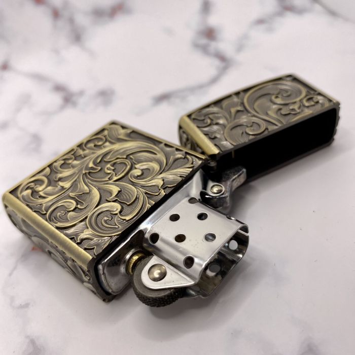 Бензинова запальничка KUBOY "Бароко Бронза"