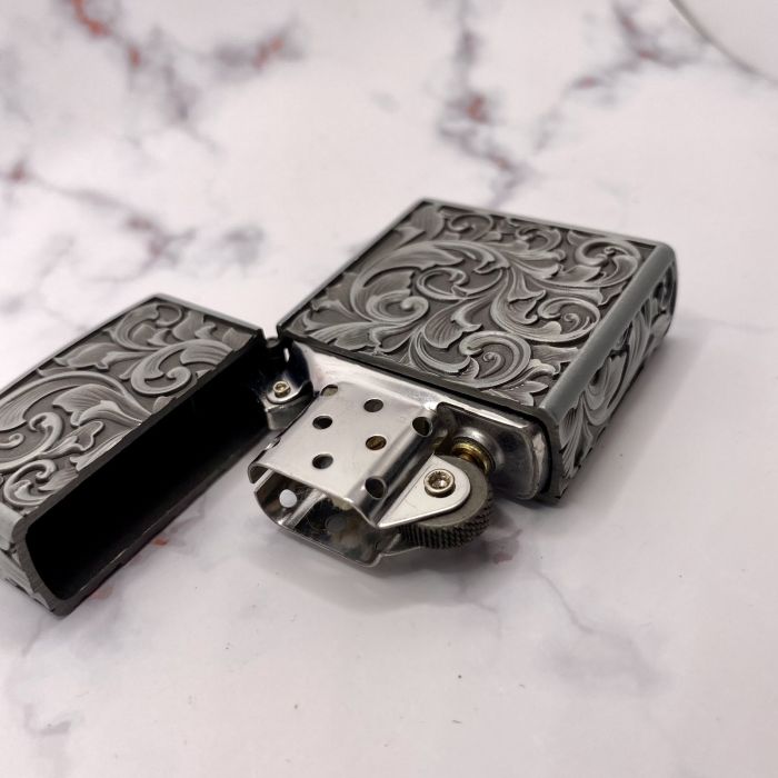 Бензинова запальничка KUBOY Royal Vine