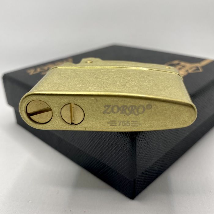 Бензинова запальничка Zorro: Класика у стилі Ретро (Золотиста латунь)
