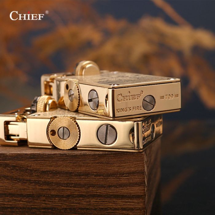 Ексклюзивна Бензинова Запальничка Chief – Золотий Тигровий Принт