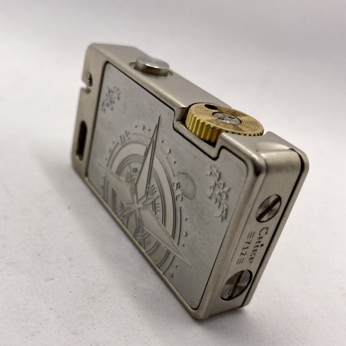 Бензинова запальничка Chief з гравіюванням Роза вітрів