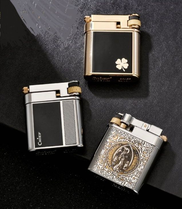 Запальничка бензинова Chief у сріблясто чорному корпусі