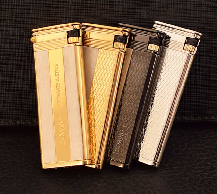 Газова Запальничка ZORRO "Ultimate Justice"( Вища справедливість)  золотиста