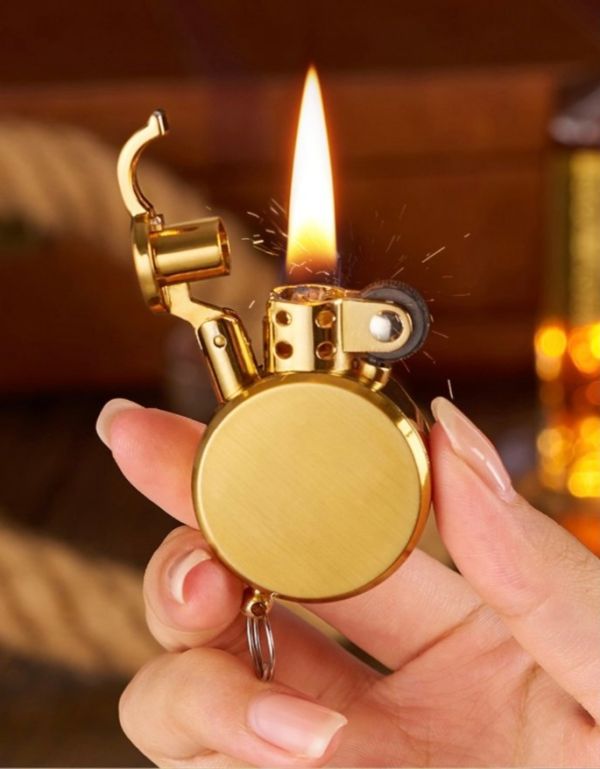 Витончена бензинова запальничка Місячна елегантність золотиста