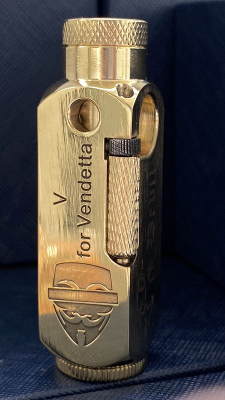 Колекційна бензинова запальничка модель Vendeta