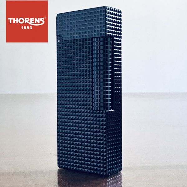 Елегантна газова запальничка THORENS чорна з рельєфним візерунком