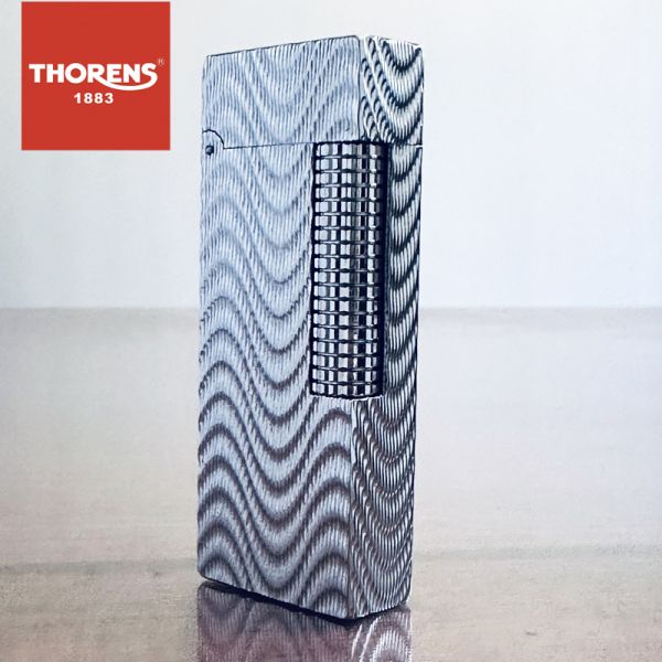 Елегантна газова запальничка Thorens з візерунком хвилі срібна