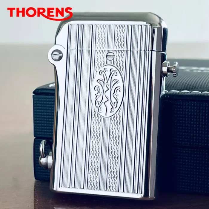 Бензинова Запальничка Thorens срібляста з вертикальною гравіровкою